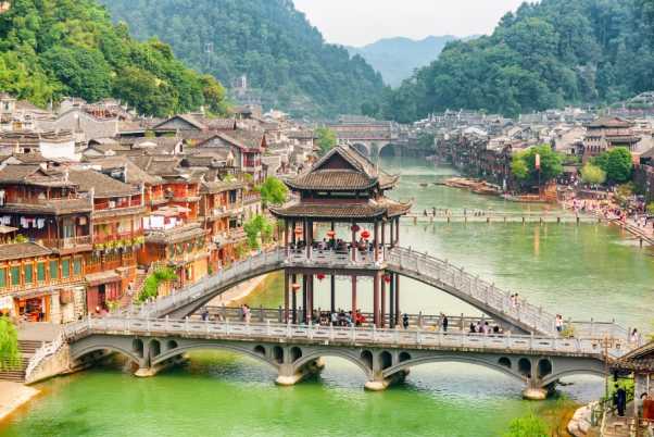 Tour Trung Quốc 5N4Đ: Phượng Hoàng Cổ Trấn - Trương Gia Giới khởi hành TP.HCM